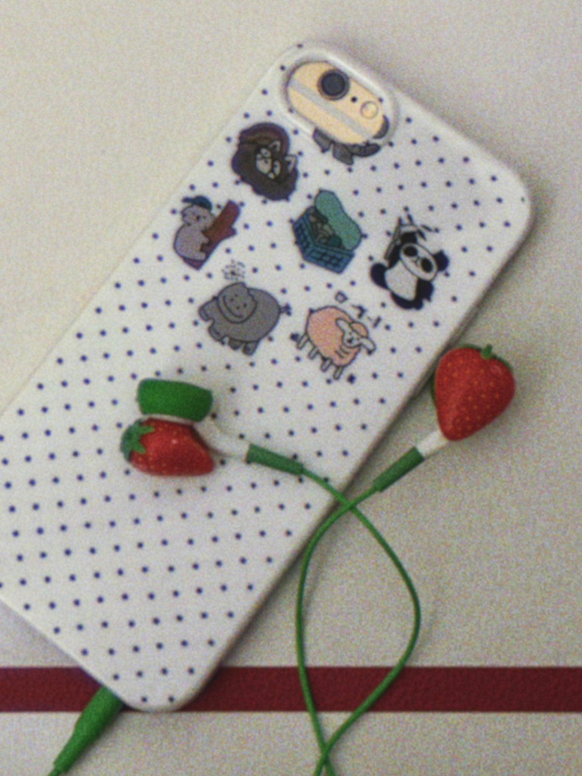 strawberry & daisy earphones