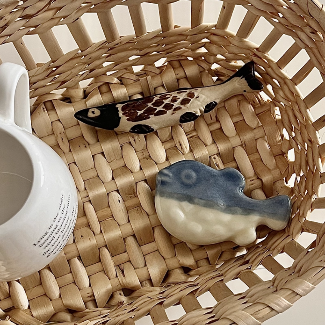 saury and puffer chopstick holder