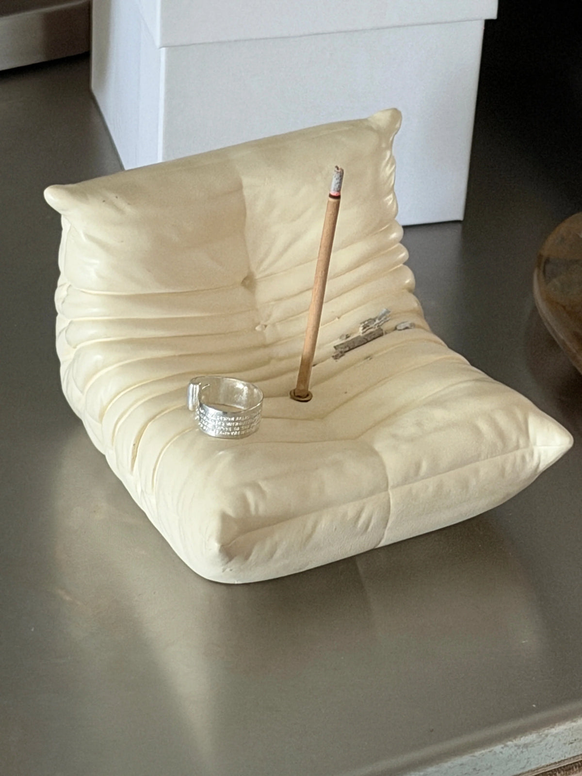 pleated sofa incense holder