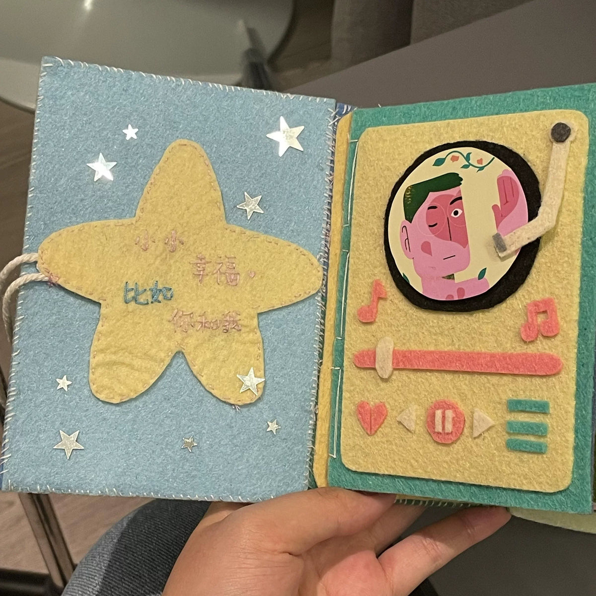 little pig house felt photo album