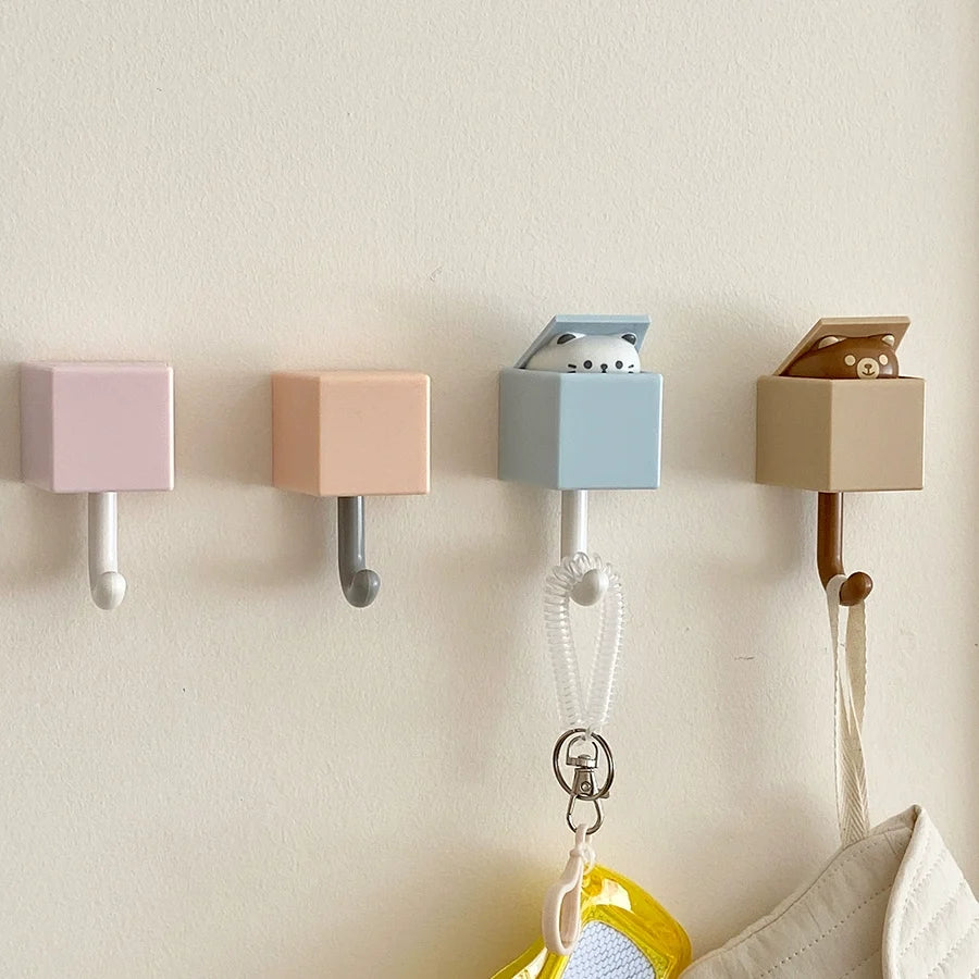 animal peekaboo hanger