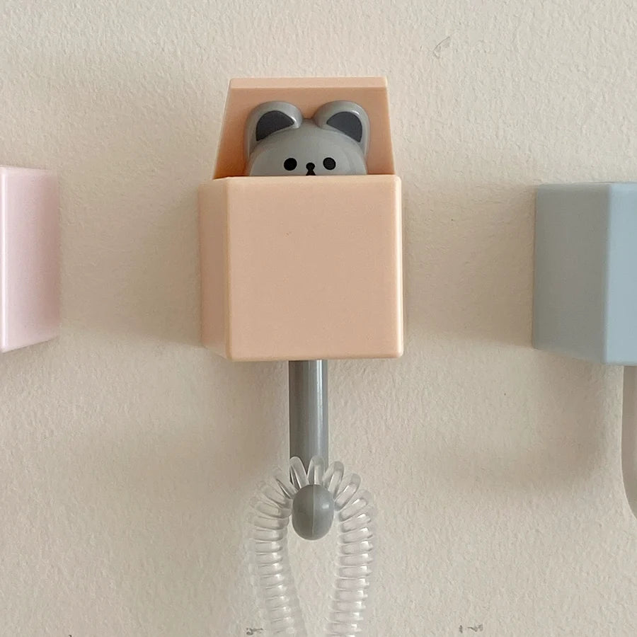 animal peekaboo hanger