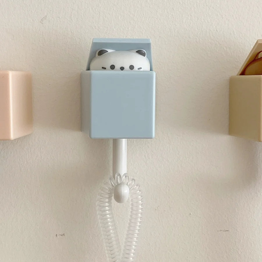animal peekaboo hanger