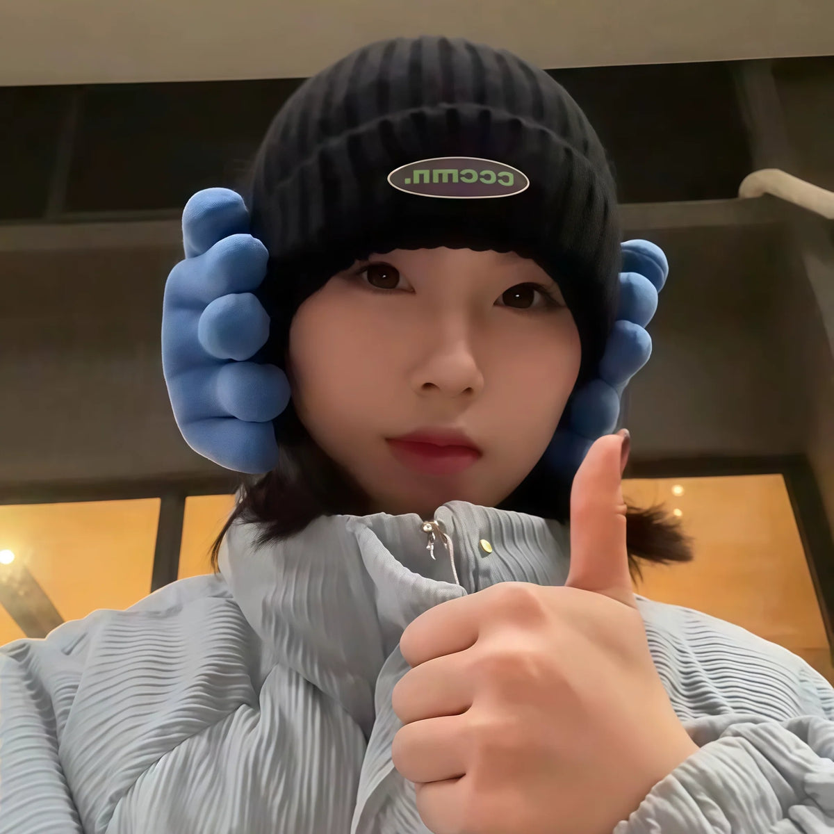 hands earmuffs