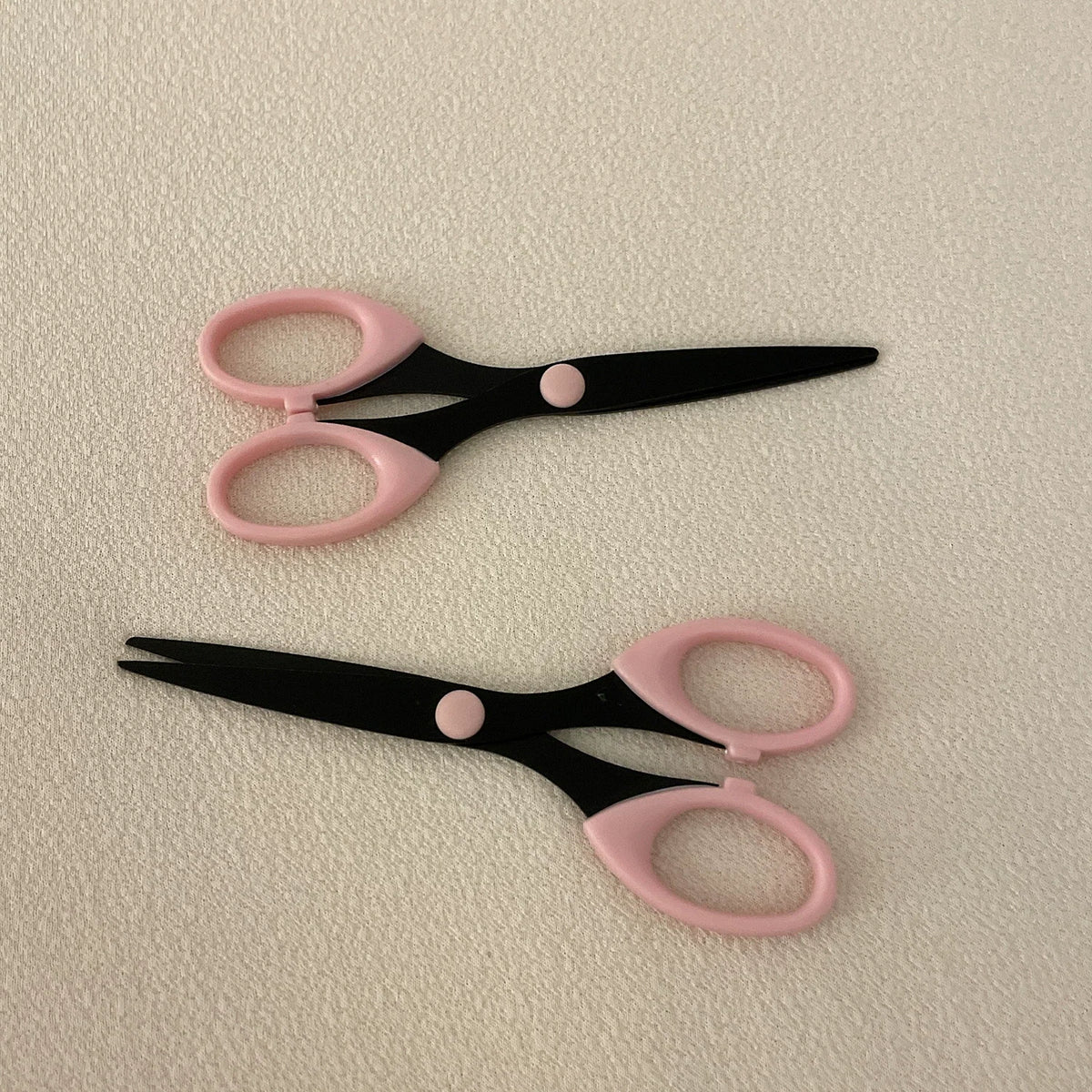 pink scissors