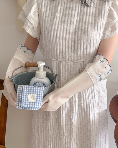 embroidered lace trimmed kitchen gloves